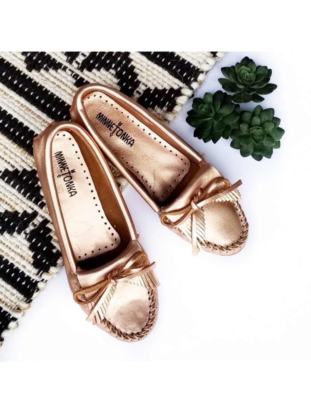 Minnetonka Kilty Metallic Leather Moccasin Loafers Rose Gold Size 7